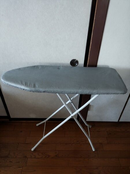 スタンド式アイロン台 舟形 高さ4段階調節可能(65cm〜80cm)
