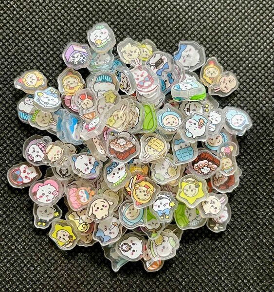 セール アクリルパーツ1cm ランダム100枚 アクセサリー ハンドメイドパーツ ちいかわ③