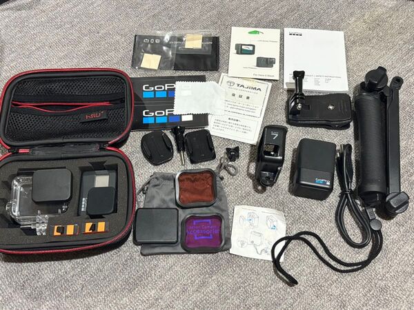 【正常作動品】ゴープロ GoPro HERO 7 Black 防水ハウジング バッテリー2本 自撮り棒三脚