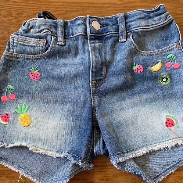 デニムショートパンツ フルーツ刺繍 GAP サイズ140