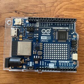 Arduino UNO R4 WiFi