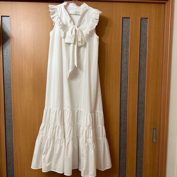 肩フリル付きボウタイリボンコットンライクティアードワンピース tocco closet(トッコクローゼット)