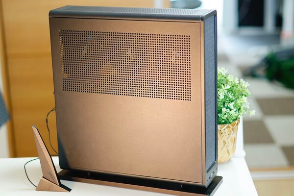 コンパクト高性能ゲーミングPC