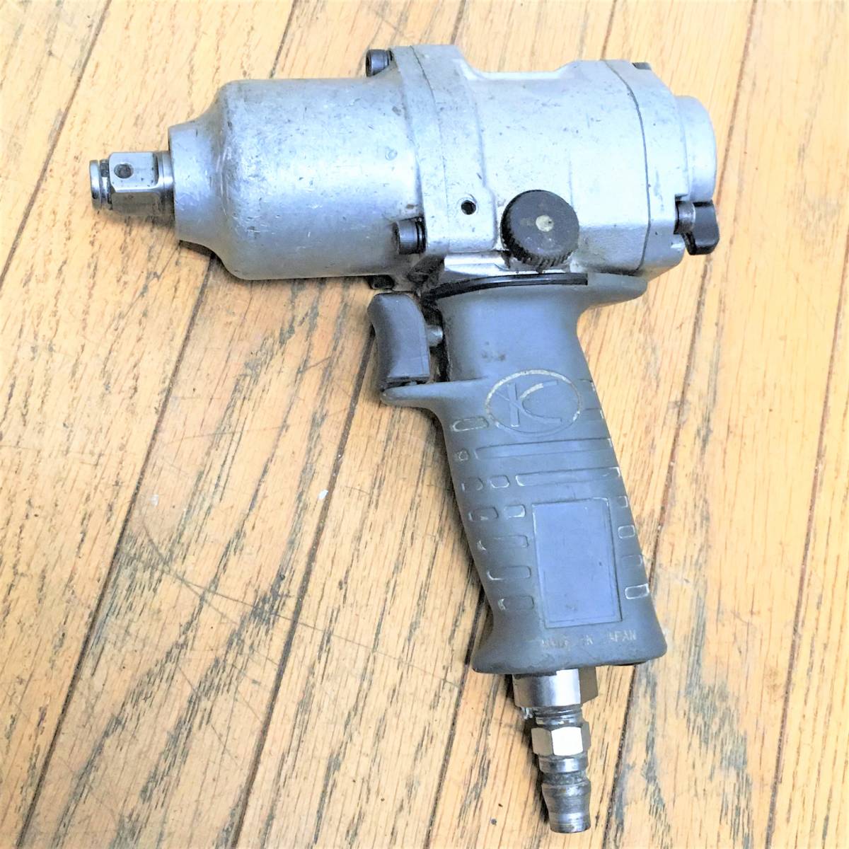  пустой ./ воздушный ударный гайковерт / воздушный tool / пустой давление инструмент / болт затянуть установка / замена шин / строительство / строительные работы / площадка / работа эффективность ./DIY/