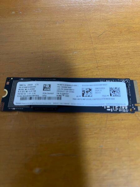 Samsung SSD M.2 NVMe Type2280 256GB 305時間 MZVL8256HDJD-00BLL