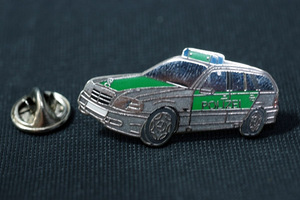 ★ Mercedes ピンバッジ パトカー③ S124 警察車両 police パトカー W38mm ocitye benz メルセデスベンツ eクラス 220te300te Limited1w124