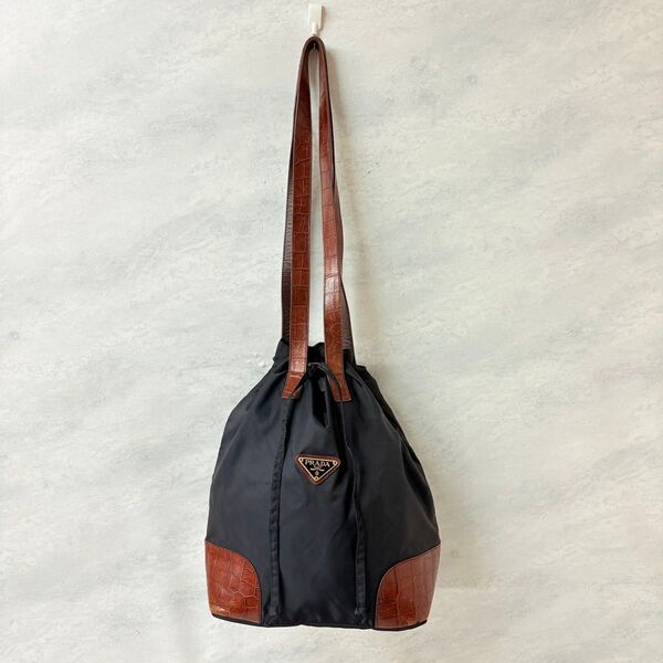 PRADA プラダ 三角ロゴ ナイロン 巾着 ショルダーバッグ ブラック