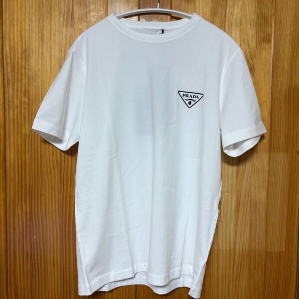 PRADA プラダ Tシャツ 半袖 ワンポイントトライアングルロゴ ホワイト 人気
