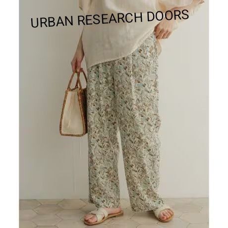 URBAN RESEARCH DOORS フラワープリントイージーパンツ