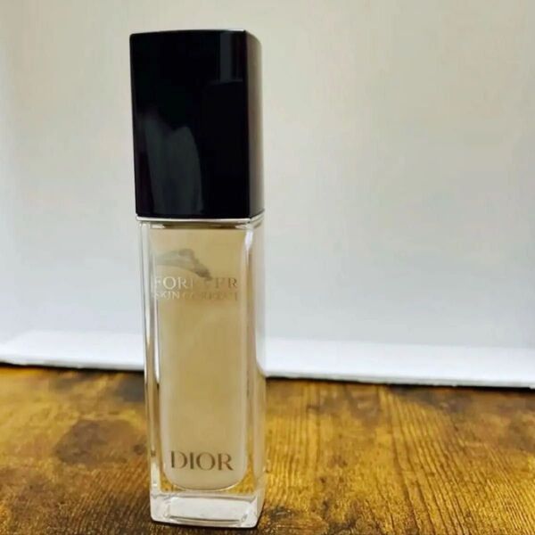 Dior ディオールスキン フォーエヴァー スキン コレクト コンシーラー 00