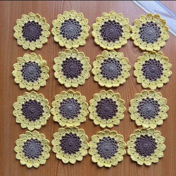 ひまわりコースター16枚 ハンドメイド モチーフ レース編み 手編み かぎ針編み 手編みコースター お花のモチーフ