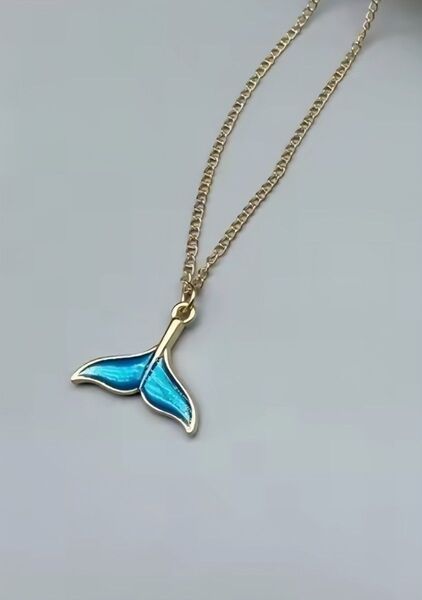 ホエールテール ゴールド ネックレス クジラ ハワイアンジュエリー ハワイアン アクセサリー ペンダント