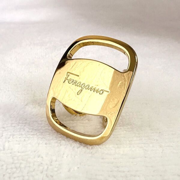 【美品】【フェラガモ】スカーフリング ヴァラ スカーフ留め アクセサリー ゴールドカラー Salvatore Ferragamo