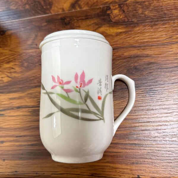 中国茶器 蓋付きマグカップ 蘭の花柄 茶こし付き ホワイト