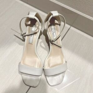 ディアナドット サンダル