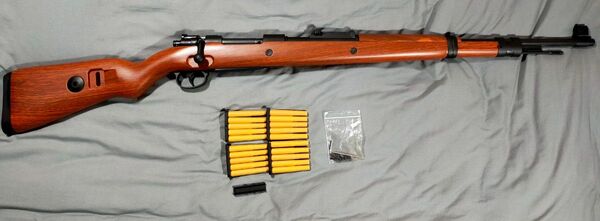 ナーフ モーゼル kar98k 排莢式 ライブカート エアガン 美品 カート多数付き
