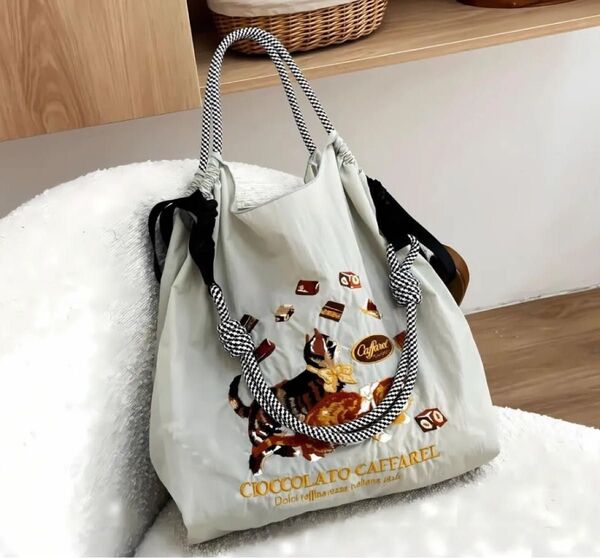 ショルダーベルト付 トートバッグ ショルダーバッグ ボールアンドチェーン 肩掛け エコバッグ 猫 ねこ ベージュ オシャレ 刺繍