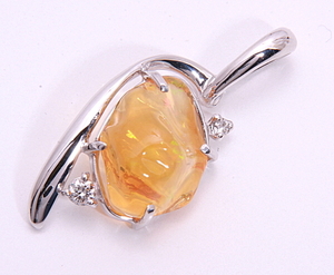 《質屋出品》k18WG★天然ファイアオパール3.08ct+ダイアモンドペンダントトップ★C-4592