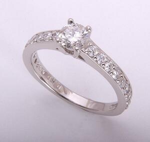 《質屋出品》Pt900★天然ダイアモンド0.50ct+0.53ctデザインリング★C-4103