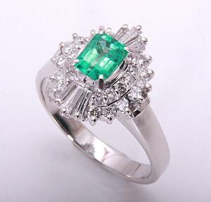 { pawnshop exhibition }Pt900* natural emerald 0.57ct+ diamond ring *C-4414