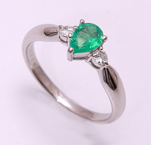 { pawnshop exhibition }Pt900* natural emerald 0.31ct+ diamond ring *C-4860