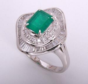 { pawnshop exhibition }Pt900* natural emerald 1.424ct+ diamond ring *C-4146