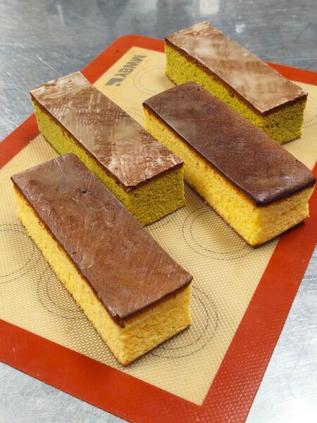 瀬戸田レモンのカステラと宇治抹茶のカステラの詰め合わせ各2本入