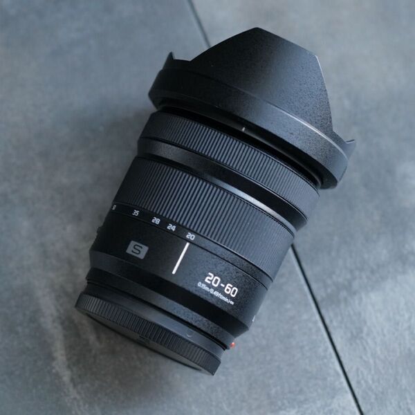 LUMIX 20-60mm F3.5-5.6 Lマウント