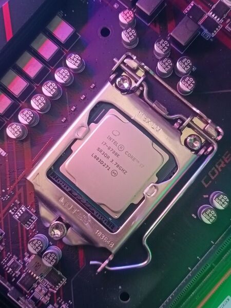 【動作未確認】intel i7-8700K CPUのみ