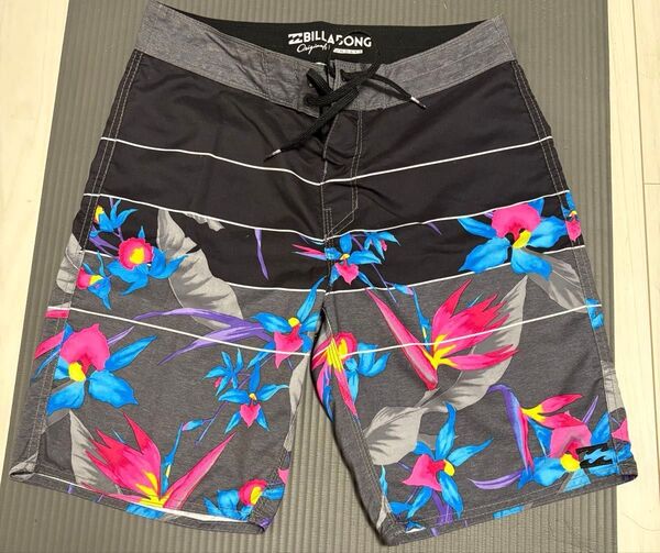 海パン サーフパンツ ビラボン BILLABONG オシャレ 海水浴 花柄 美品 水着 ハーフパンツ ショートパンツ