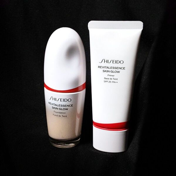 下地とファンデ220 SHISEIDO エッセンススキングロウファンデーション 220 エッセンススキングロウプライマー 資生堂