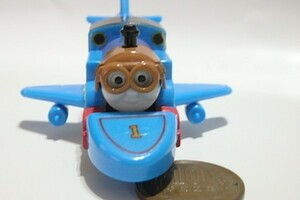 K323☆カプセルプラレール　電車　飛行機になったトーマス☆ミニチュア　トーマス