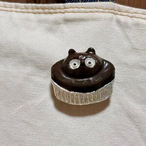 たぬきケーキ ブローチ