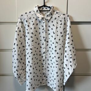 アルファベット柄シャツ アニエスベー
