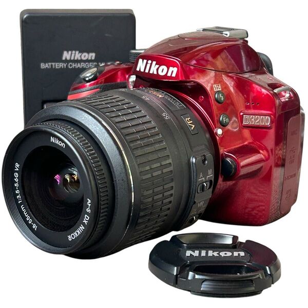 美品 Nikon D3200 レンズキット 動作品 充電器・電池付き 人気のカラー 18-55mm AF-S DX VR レッド