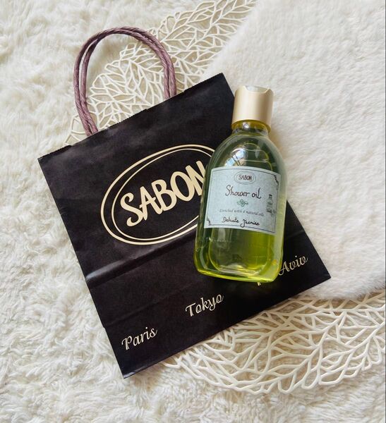 【新品未使用】SABON Shower oil デリケートジャスミン350ml シャワーオイル サボン ショッパー付き