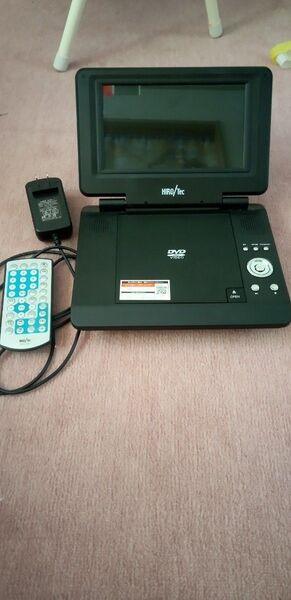 7インチポータブルDVDプレーヤー
