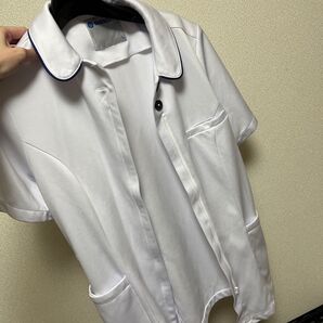 ナースリー 制服 看護師 ユニフォーム スクラブ 白