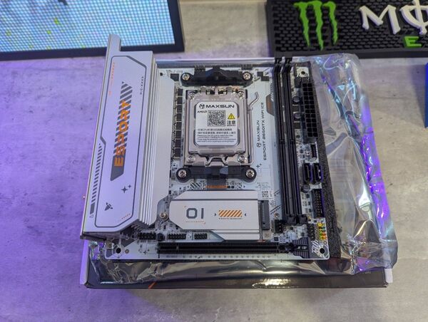 MAXSUN B650 ESPORT ITX ICE