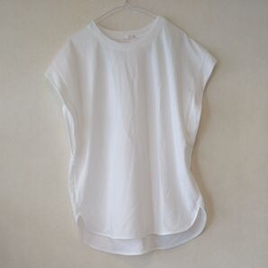カットソー GU XL 未使用に近いです。