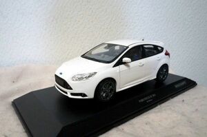 ミニチャンプス フォード フォーカス ST 2011 1/18 ミニカー FORD FOCUS