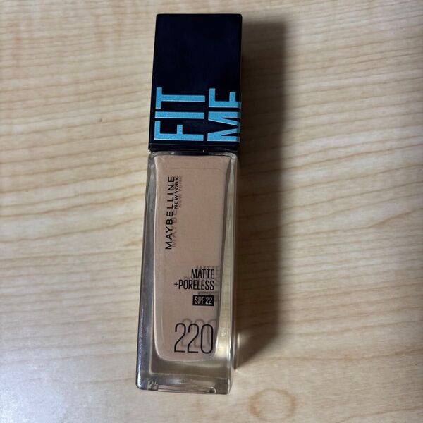 MAYBELLINE フィットミー リキッドファンデーション 220
