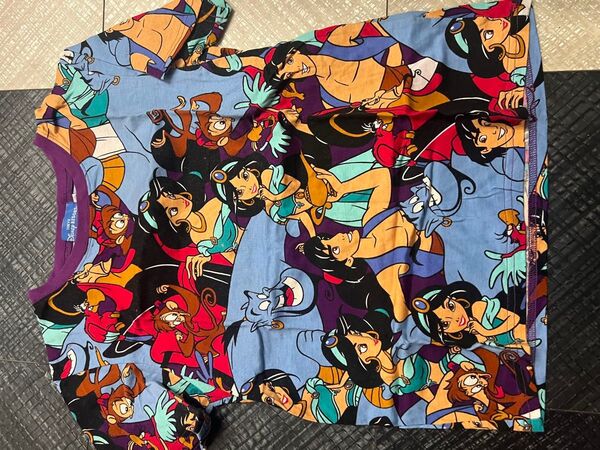 公式 ディズニー アラジン 総柄 Tシャツ 140 キッズ ジャスミン