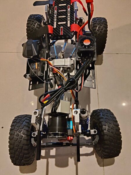 クローラーラジコン 4WD