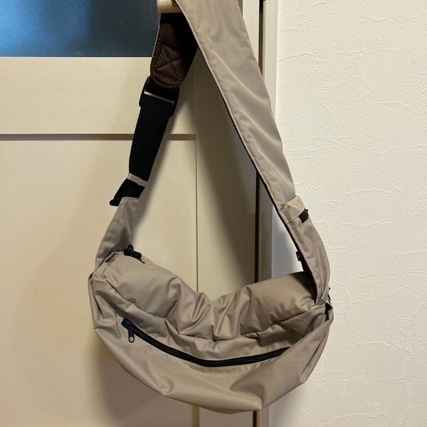 ラディカ RADICA ペット用抱っこ紐 サンド Sサイズ 小型犬用ボディバッグ