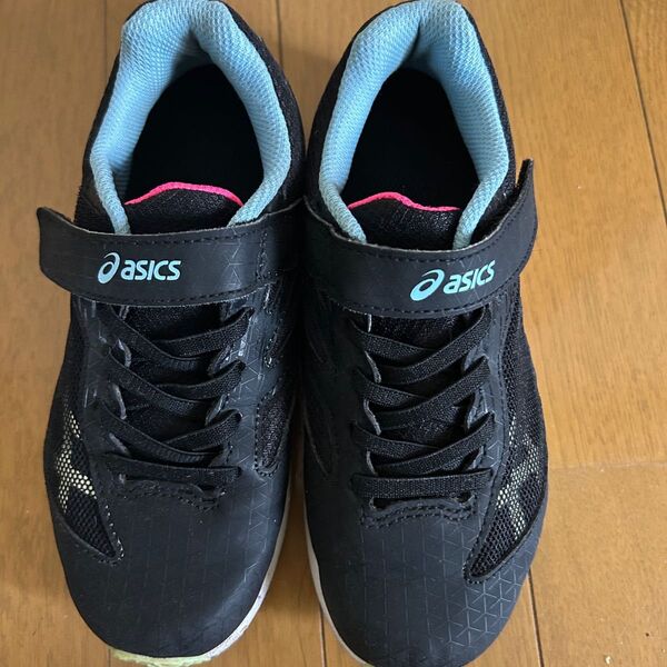 アシックス asics トレーニングシューズ美品 20センチ