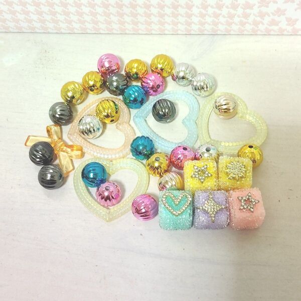 ハンドメイド 手芸 アクリルビーズ ボールペン キーホルダー ストラップ パーツまとめ売り 星 花 アクセサリー メタル