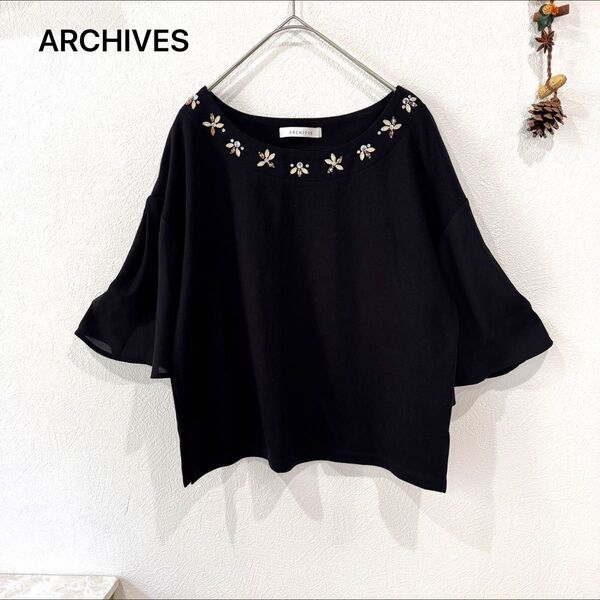 archives カットソー トップス 黒 綿混 ビジュー