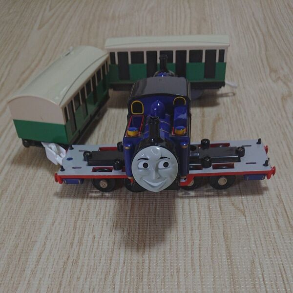 必見!!【希少廃盤レア美品】トーマスプラレール【マイティマック】と鉱山鉄道客車2両のセット。