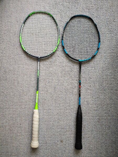 Babolatバドミントンラケット 2本セット